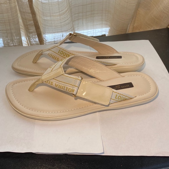 Louis Vuitton off white pat leather thong sandals flats  canvas - Picture 6 of 9